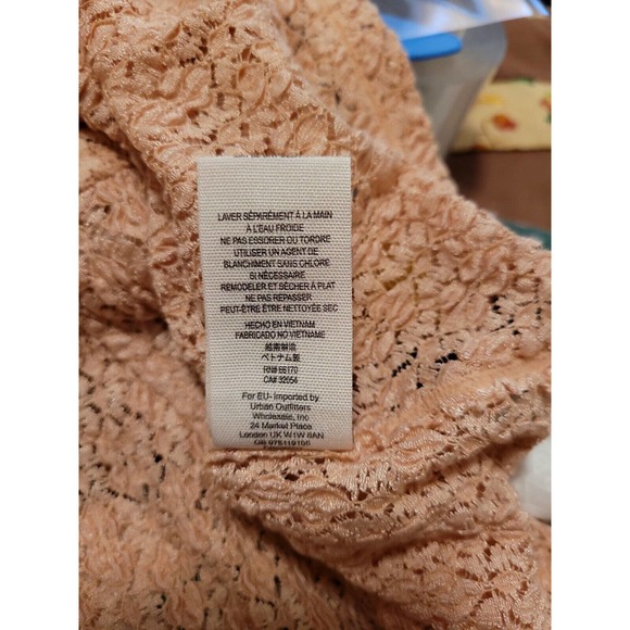 Free People Boho Peach Small Sleeveless Lace Blouse Button Back Urban Outfitters - Picture 12 of 14